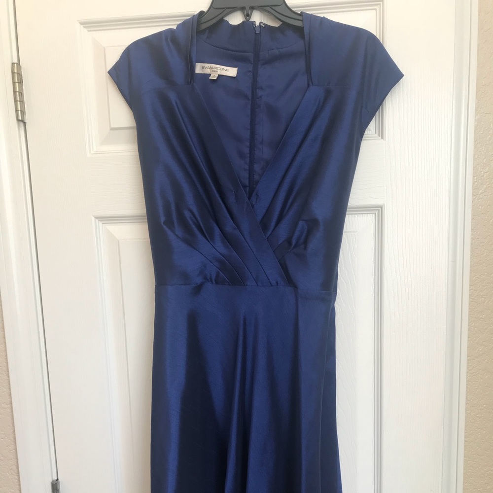 Beautiful blue cocktail dress - Picture 2 of 8